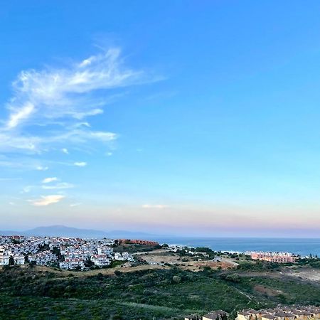 Top Sea View Apartment - 7 Minutes To Sotogrande Castillo de Sabinillas Exterior photo